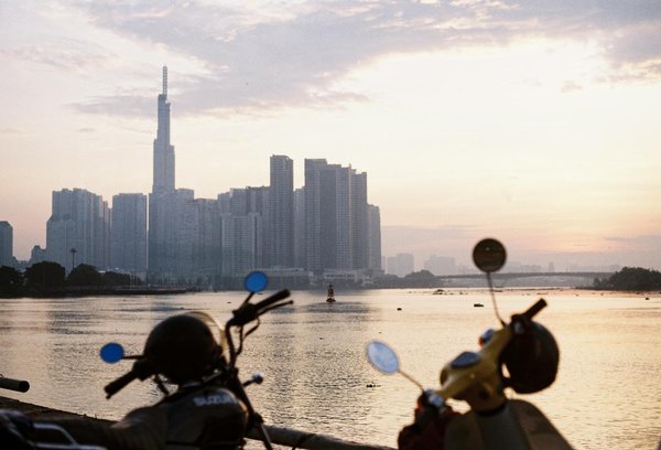 Discover britain's royal heritage: unique uk cruises to magnificent palaces